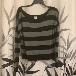 Long sleeve loose cropped shirt